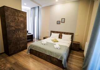 Отель Hotel Nabadi Тбилиси Большой двухместный номер с 1 кроватью-9